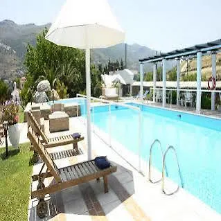 Szálloda Paradise Art 4*