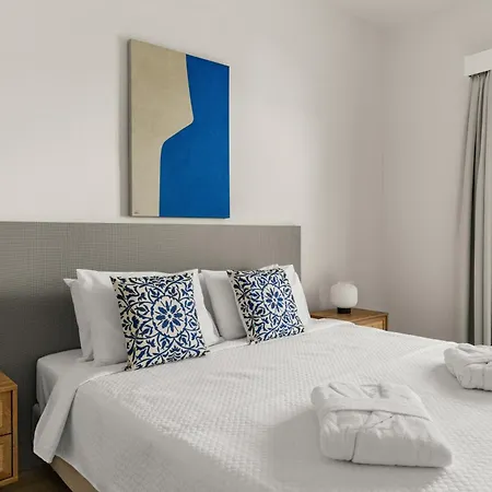 Paradise Art By Mr And Mrs White 4*