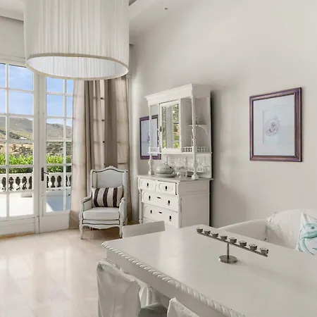 天堂艺术酒店 酒店 4*