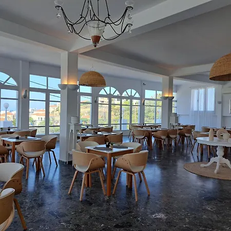 天堂艺术酒店 4* Ándros