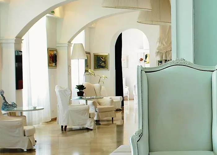 Hotel Paradise Art 4*