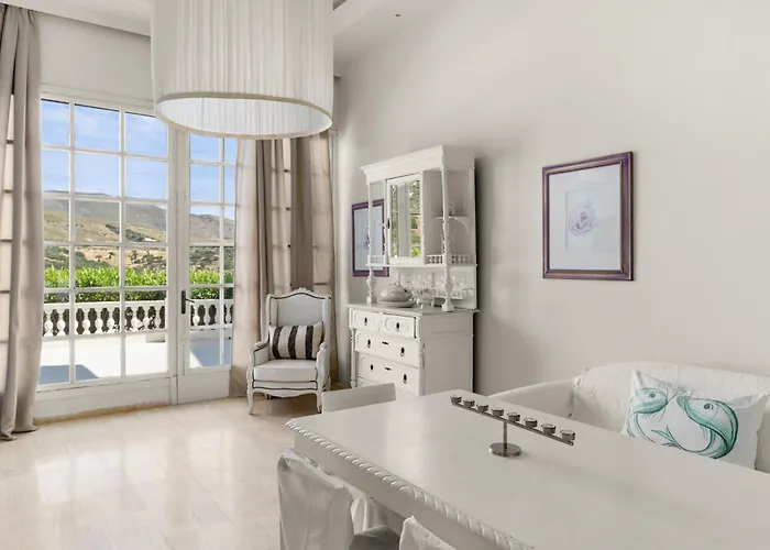 天堂艺术酒店 酒店 4*