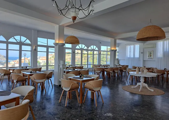 天堂艺术酒店 4* Ándros